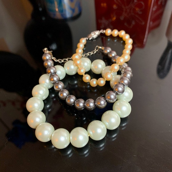 3 faux pearls bracelets💎 - Picture 1 of 6